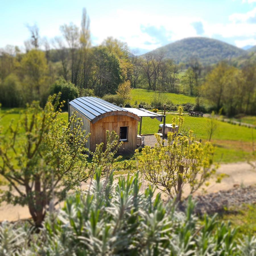 Les Milles Bottes Et Ses Roulottes Villa Encausse-les-Thermes Екстериор снимка